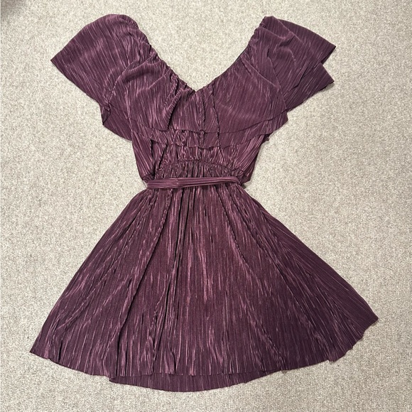 Dress - Picture 3 of 4